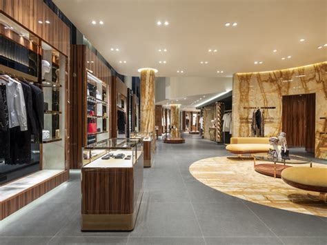 d&g store near me - how to pronounce ṯ.